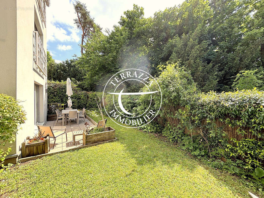 Appartement à LA CELLE-SAINT-CLOUD