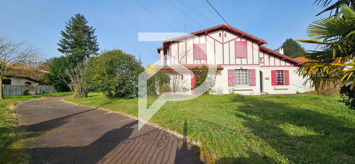 Maison à VILLENAVE-D&#039;ORNON
