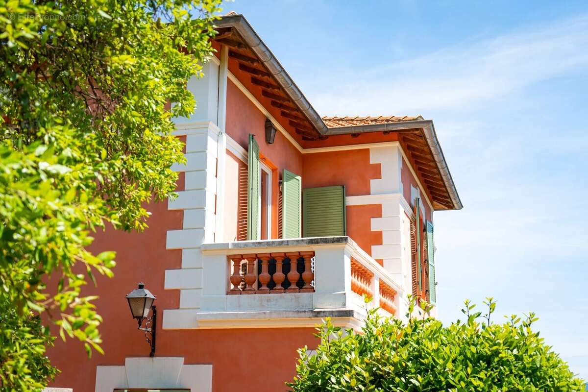 Maison à MANDELIEU-LA-NAPOULE