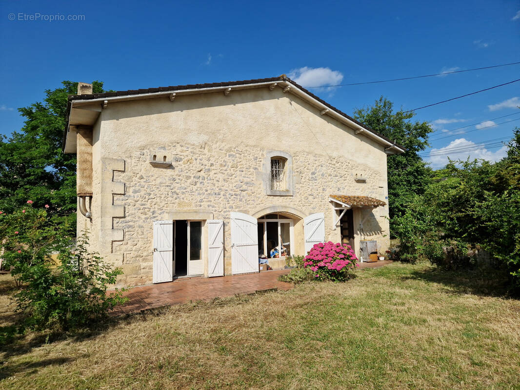 Maison à RAUZAN