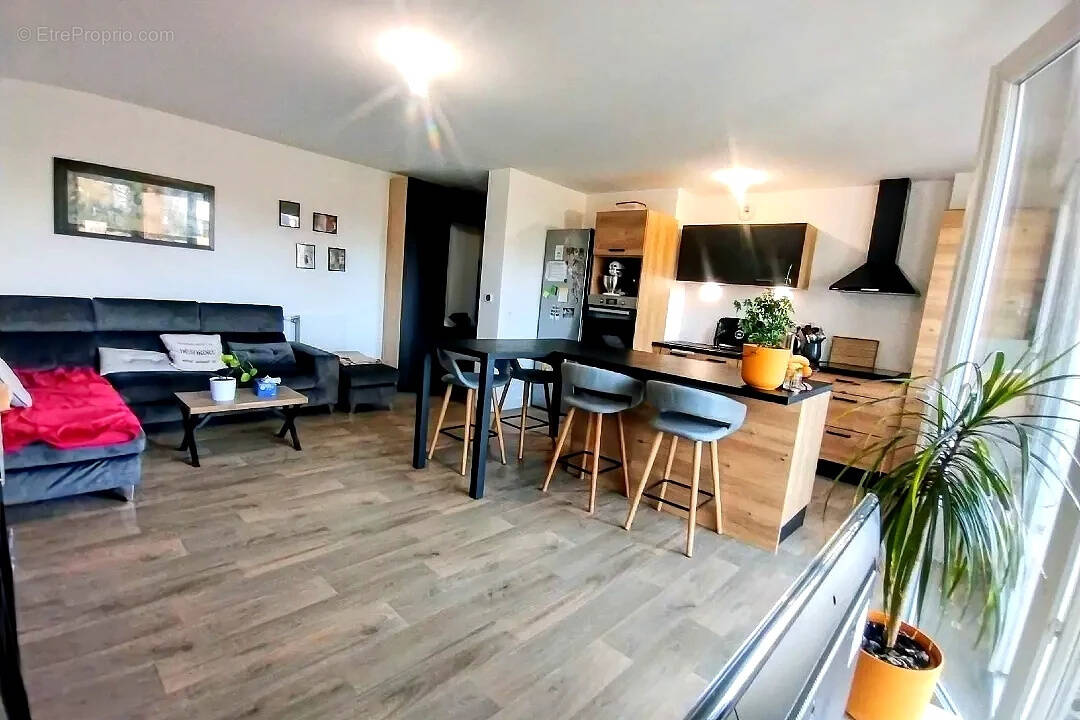 Appartement à LIFFRE