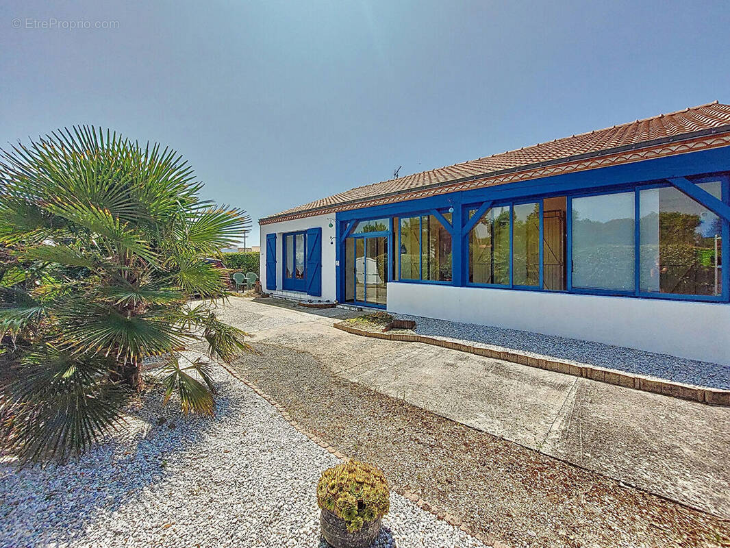 Maison à BOUIN