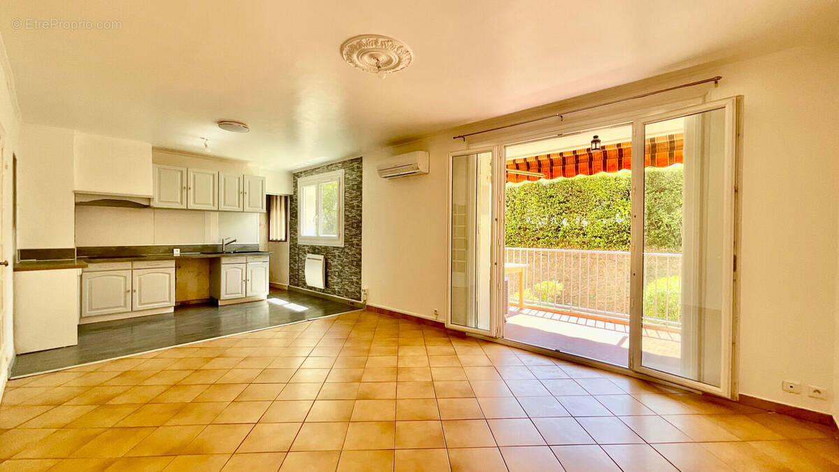 Appartement à MARSEILLE-11E