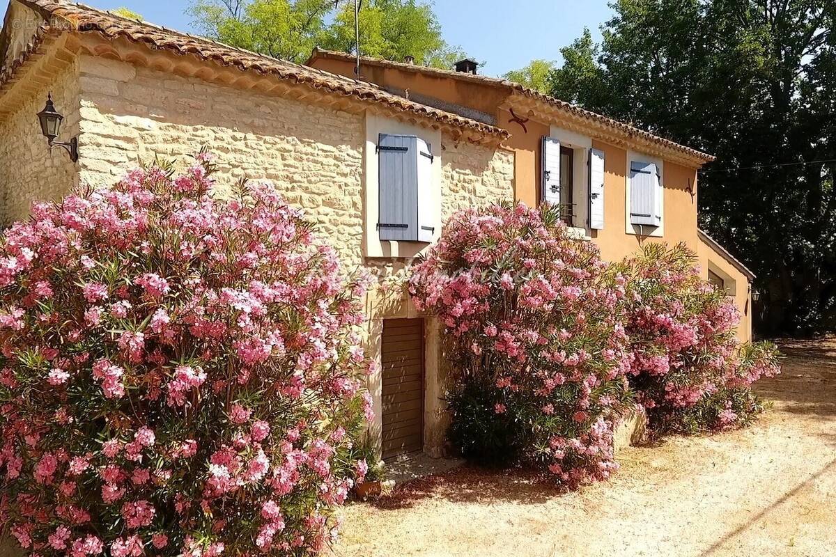 Maison à ROBION