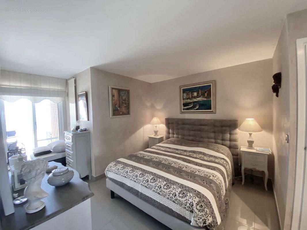 Appartement à MANDELIEU-LA-NAPOULE