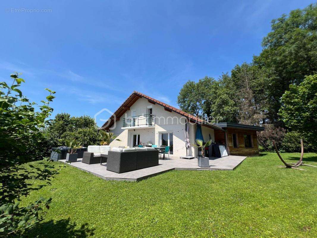 Maison à CHAPEIRY