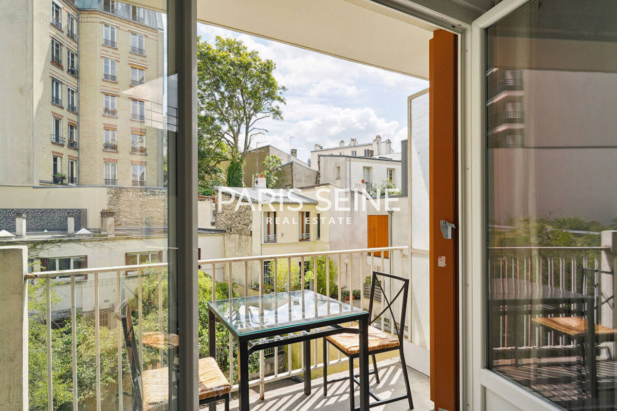 Appartement à PARIS-20E
