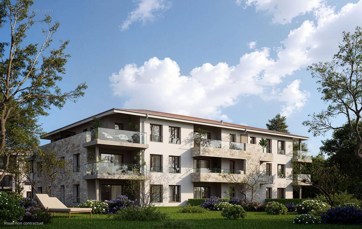 Appartement à PERONNAS