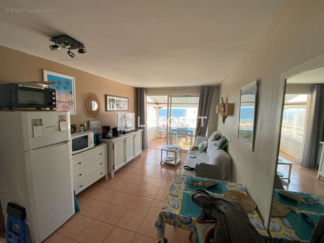 Appartement à SIX-FOURS-LES-PLAGES