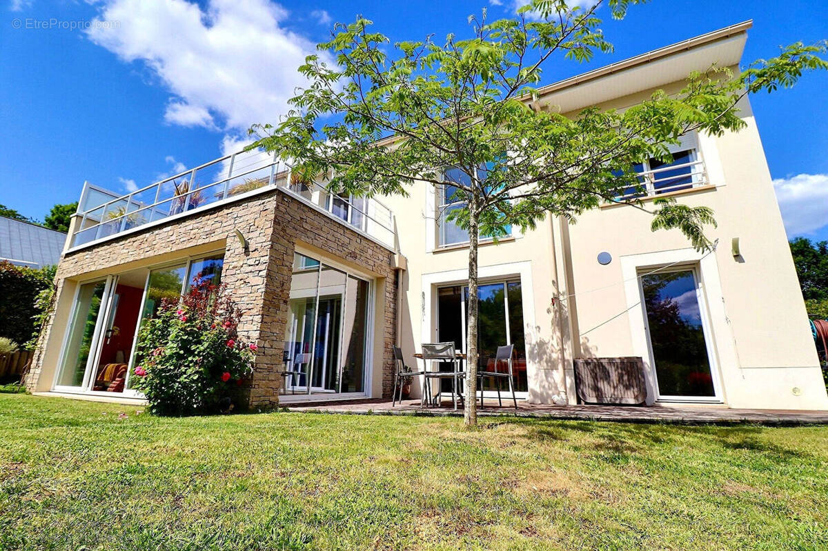 Maison à MAREIL-MARLY