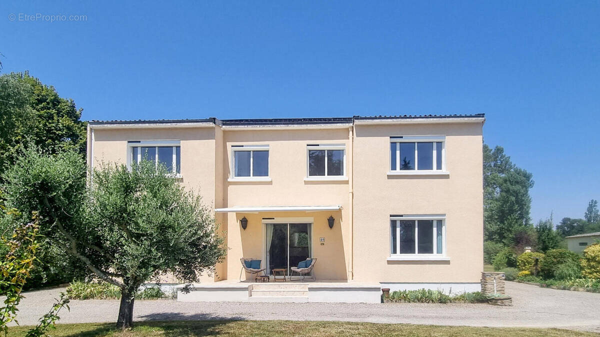 facade - Maison à LERAN