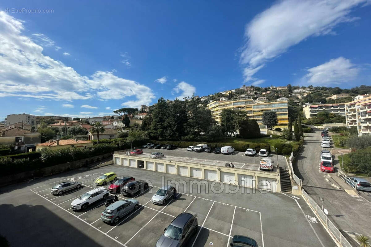 Appartement à MANDELIEU-LA-NAPOULE