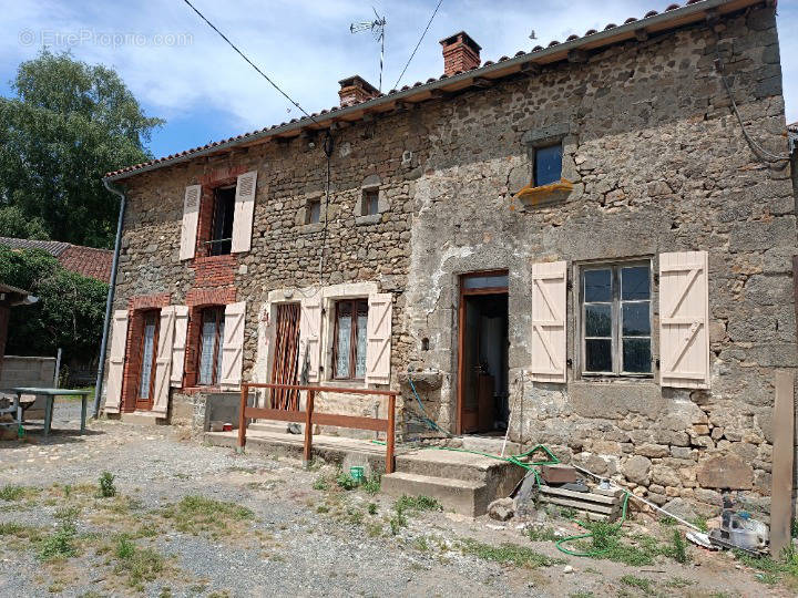 Maison à DARNAC