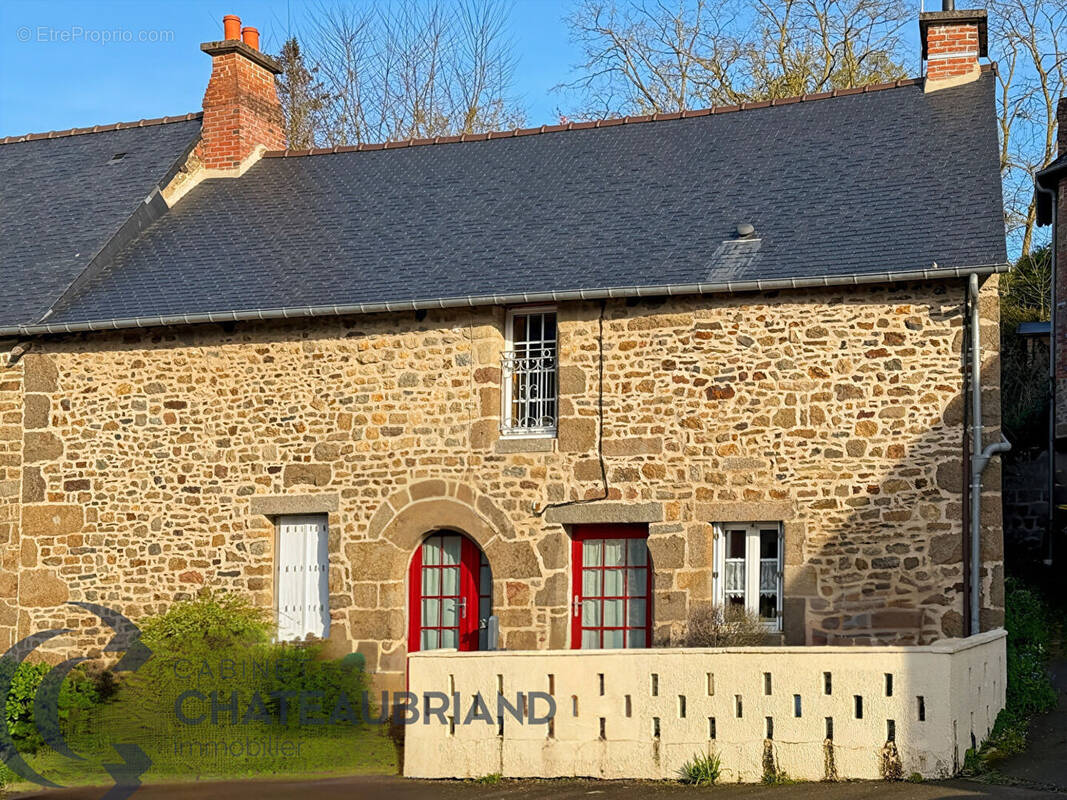 Maison à COMBOURG