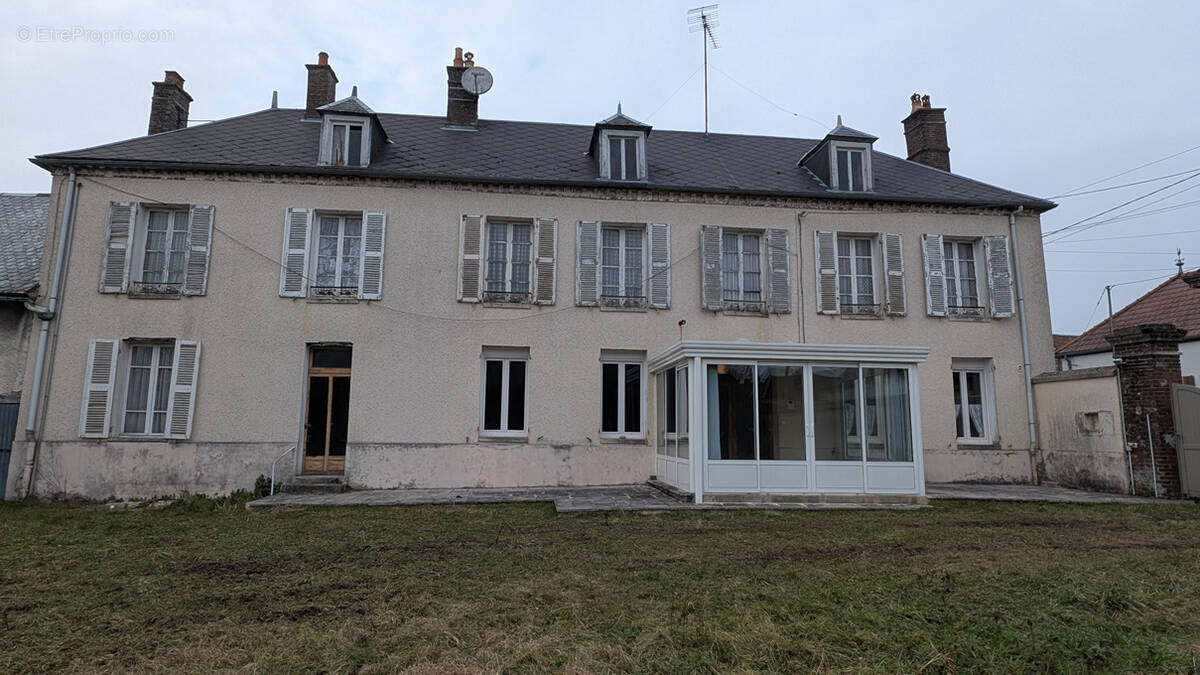 Maison à ESTISSAC