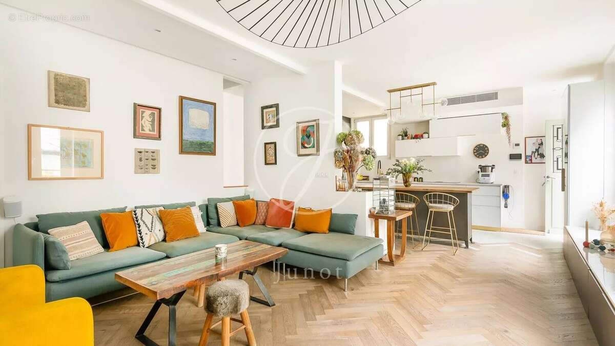 Maison à PARIS-17E