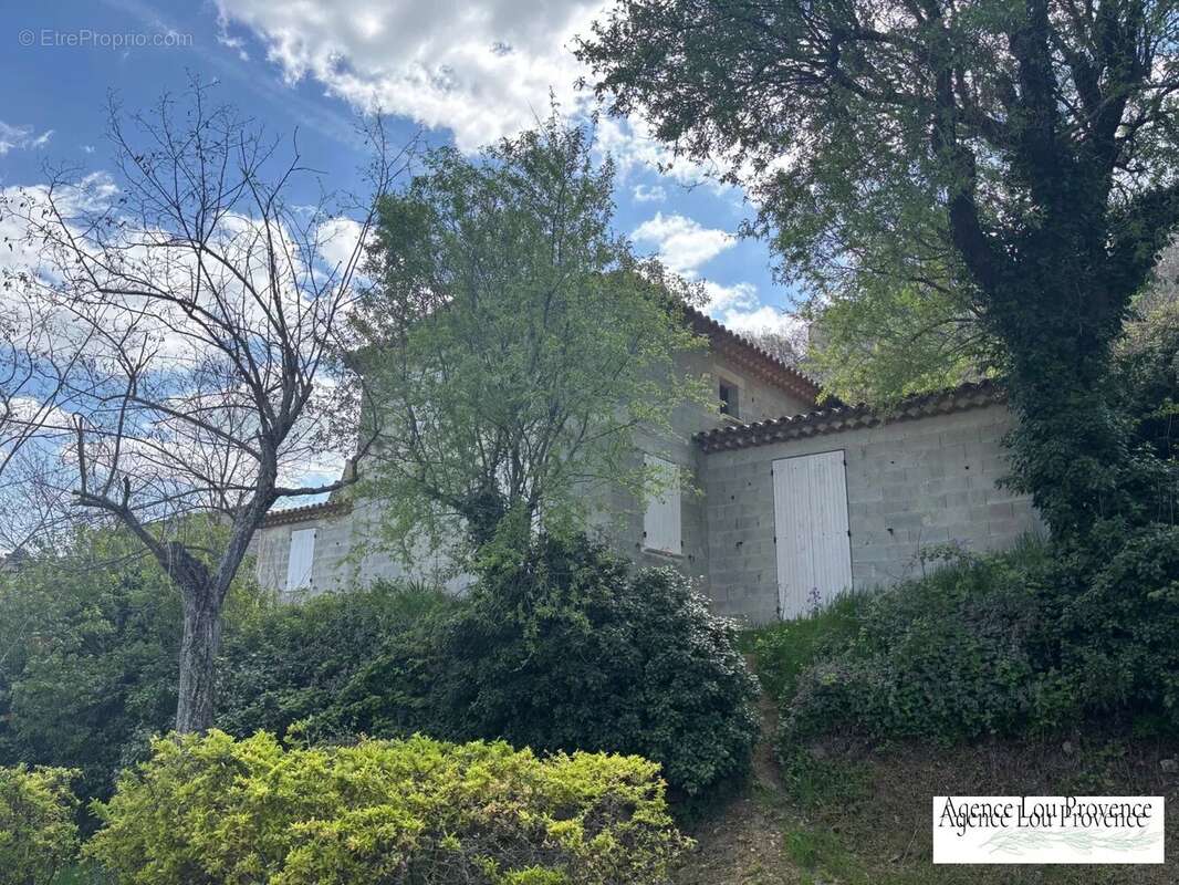 Maison à LACOSTE