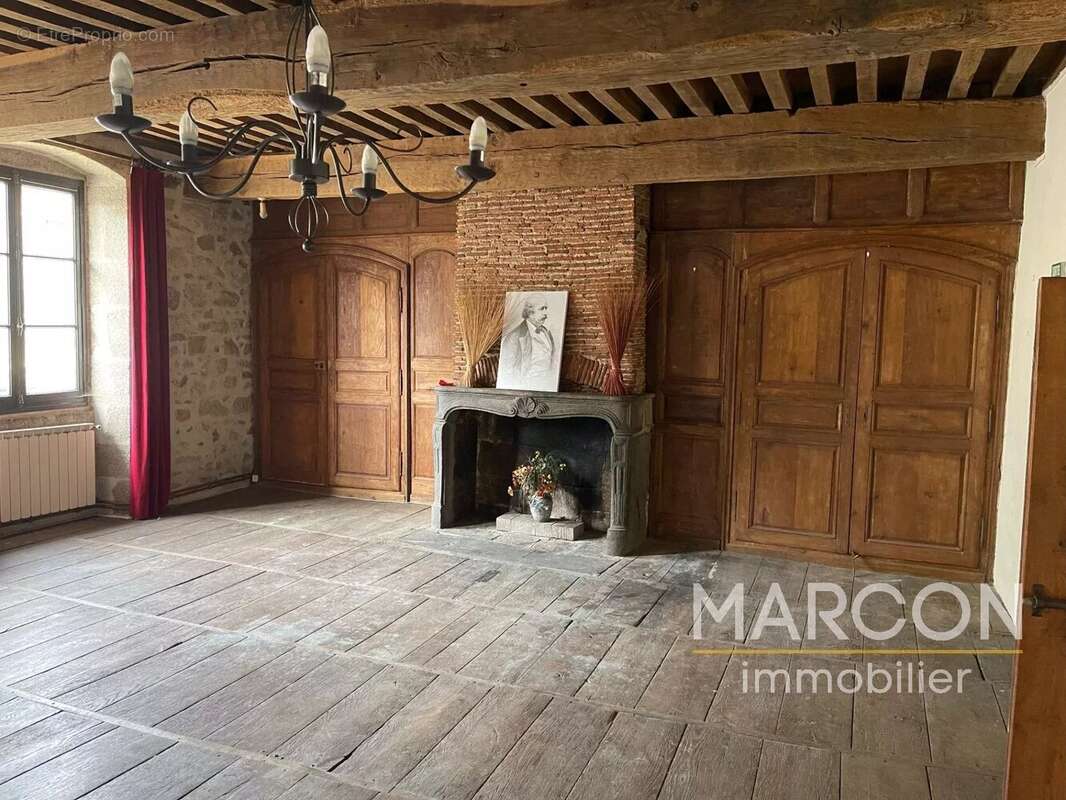 Maison à AUBUSSON
