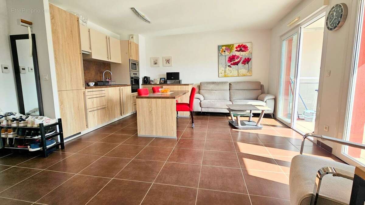 Appartement à VALLAURIS