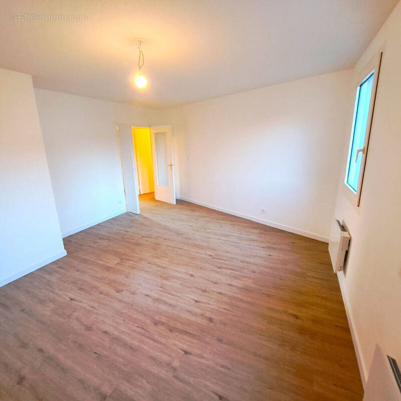 Appartement à SAINT-GENIS-LAVAL