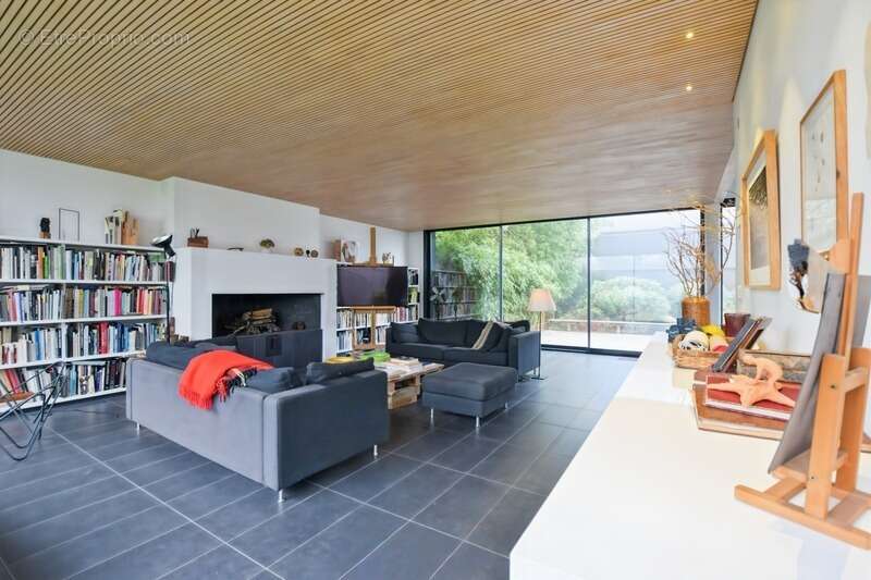 Maison à COMBRIT