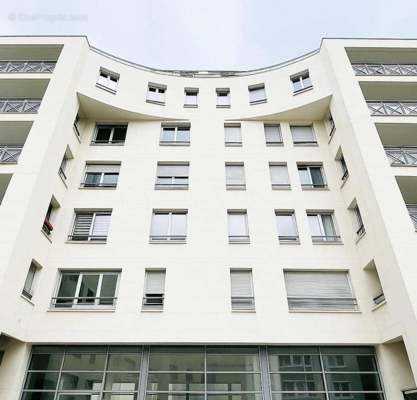 Appartement à CHARENTON-LE-PONT