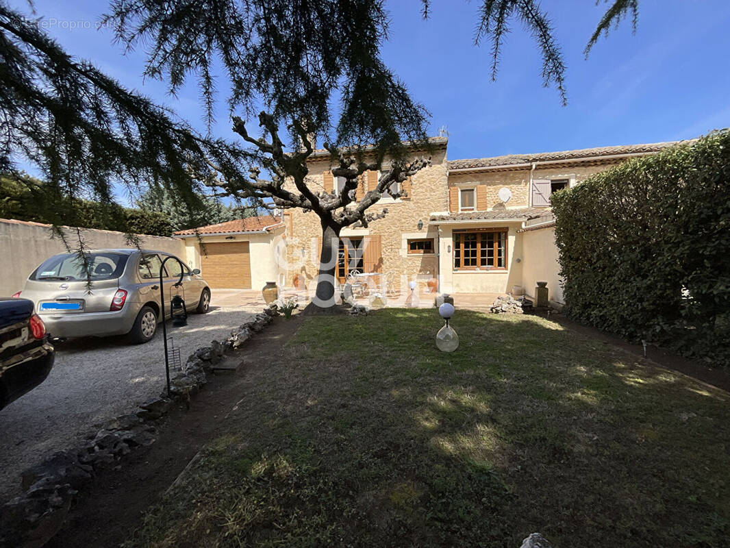 Maison à ROBION