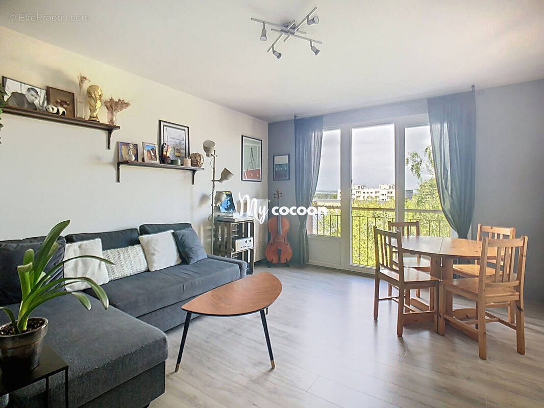 Appartement à DECINES-CHARPIEU