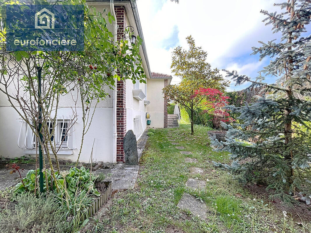 Maison à SAINTE-SAVINE