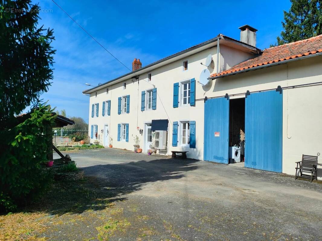 Maison à ORADOUR-SUR-VAYRES