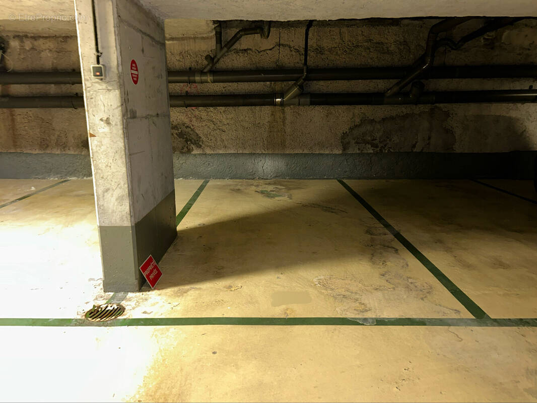 Parking à LEVALLOIS-PERRET