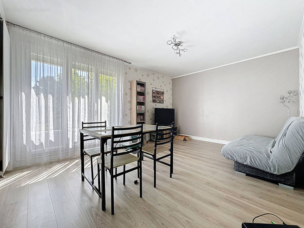 Appartement à LUCE