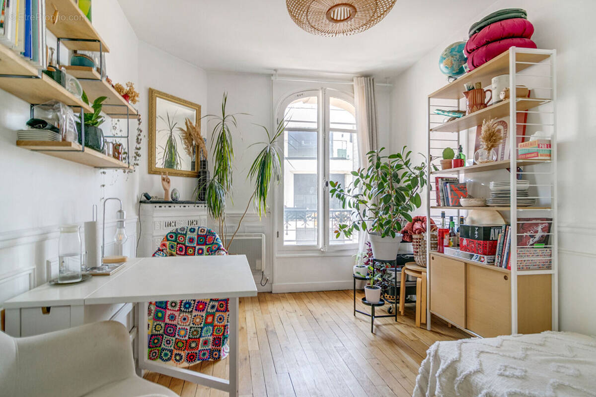 Appartement à PARIS-14E