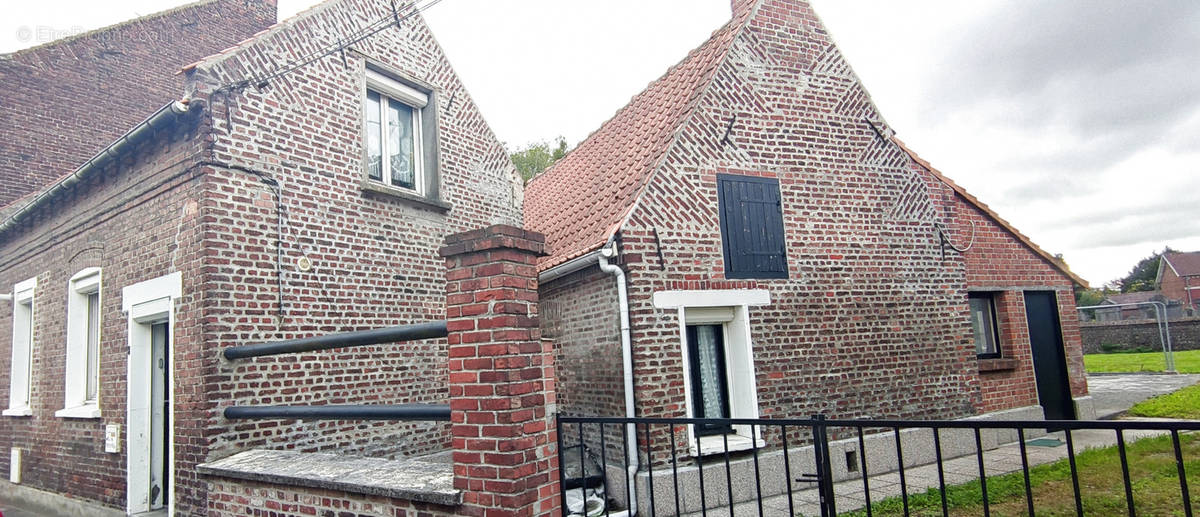Maison à WAZIERS