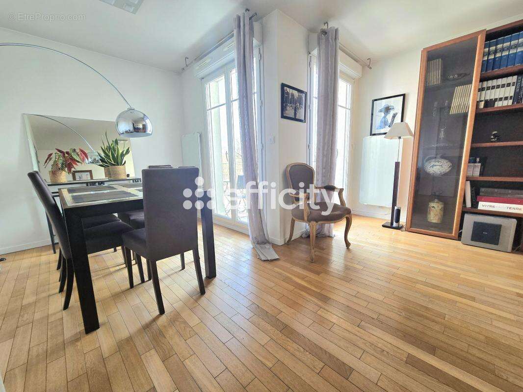 Appartement à LE PLESSIS-TREVISE