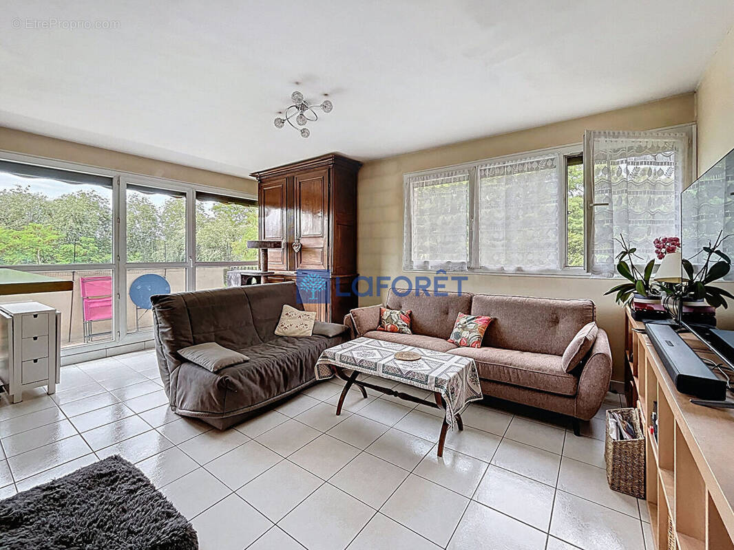 Appartement à SAVIGNY-SUR-ORGE