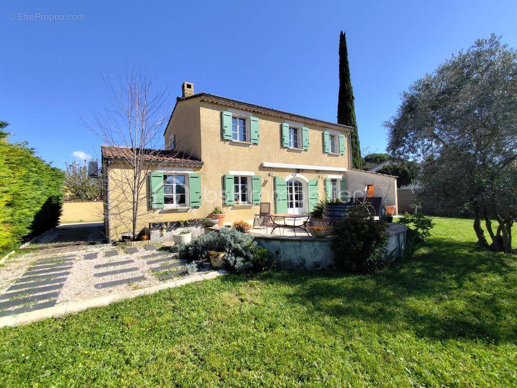 Maison à MONTELIMAR