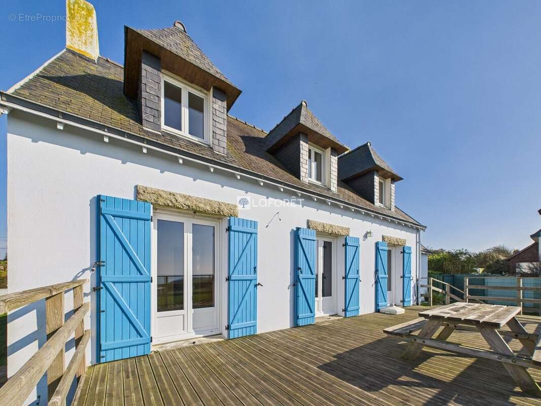Maison à PLOMODIERN