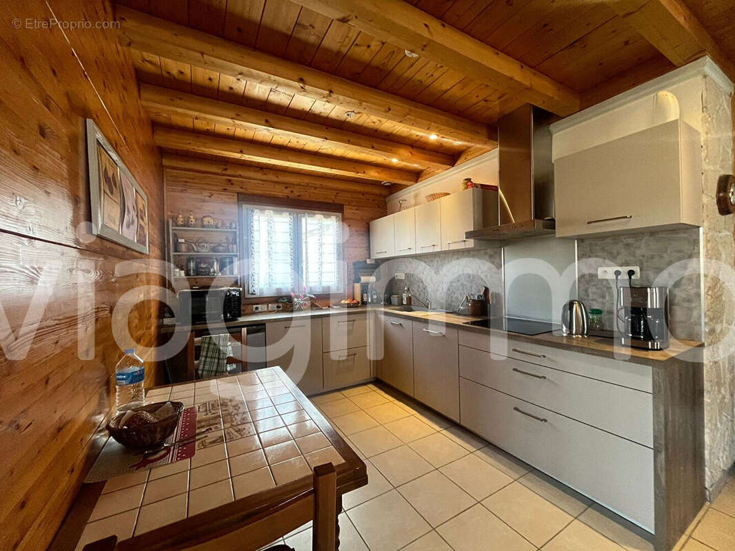 Maison à VERNOUX-EN-VIVARAIS