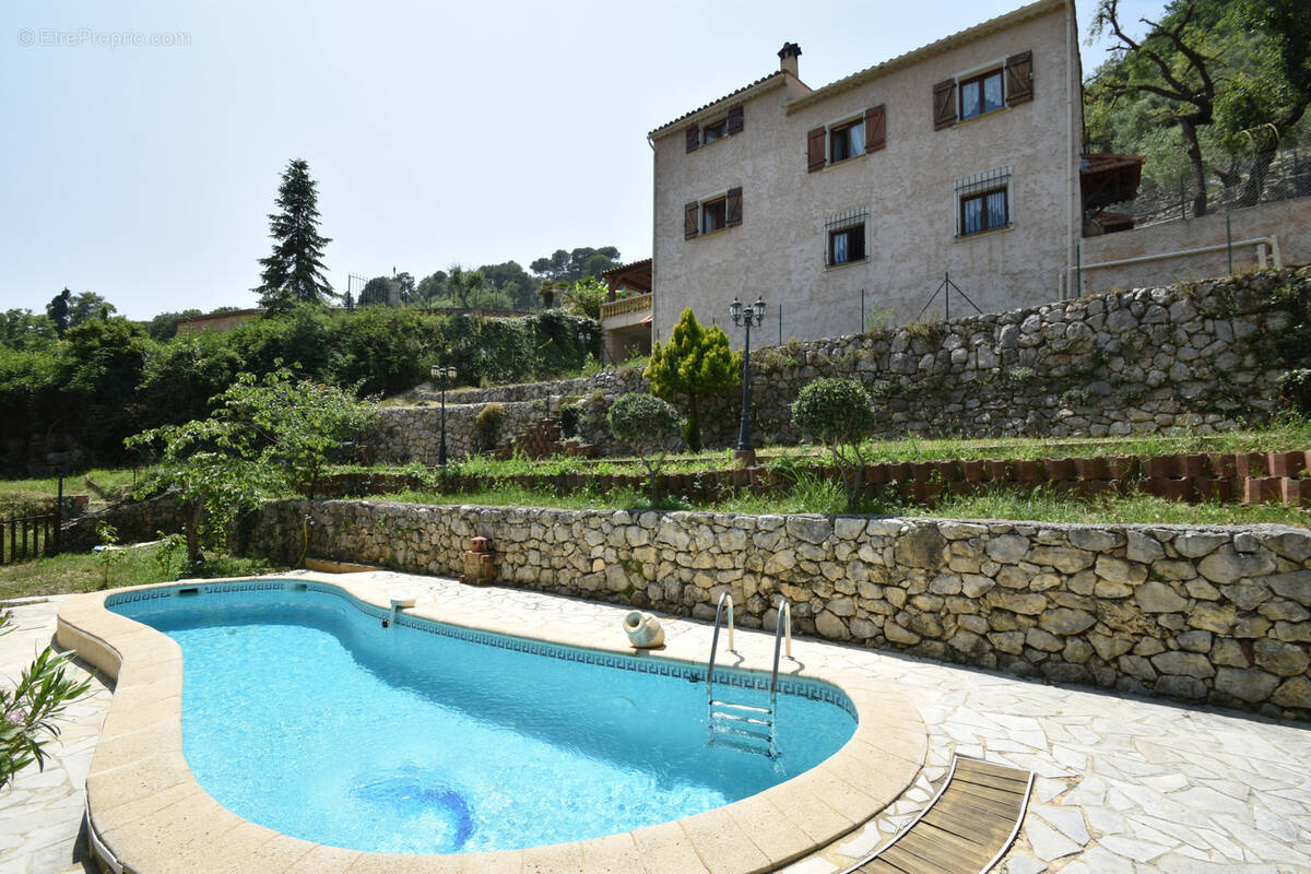 Maison à GILETTE