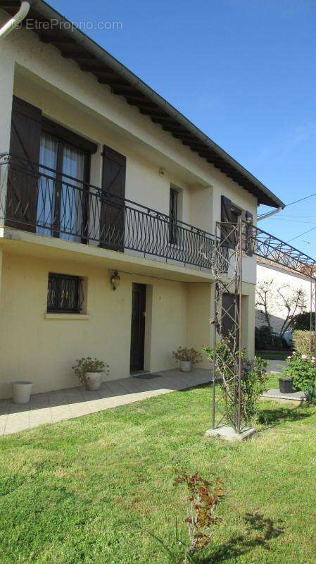 Maison à CAZERES