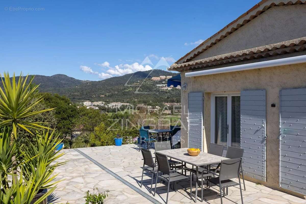 Maison à MANDELIEU-LA-NAPOULE