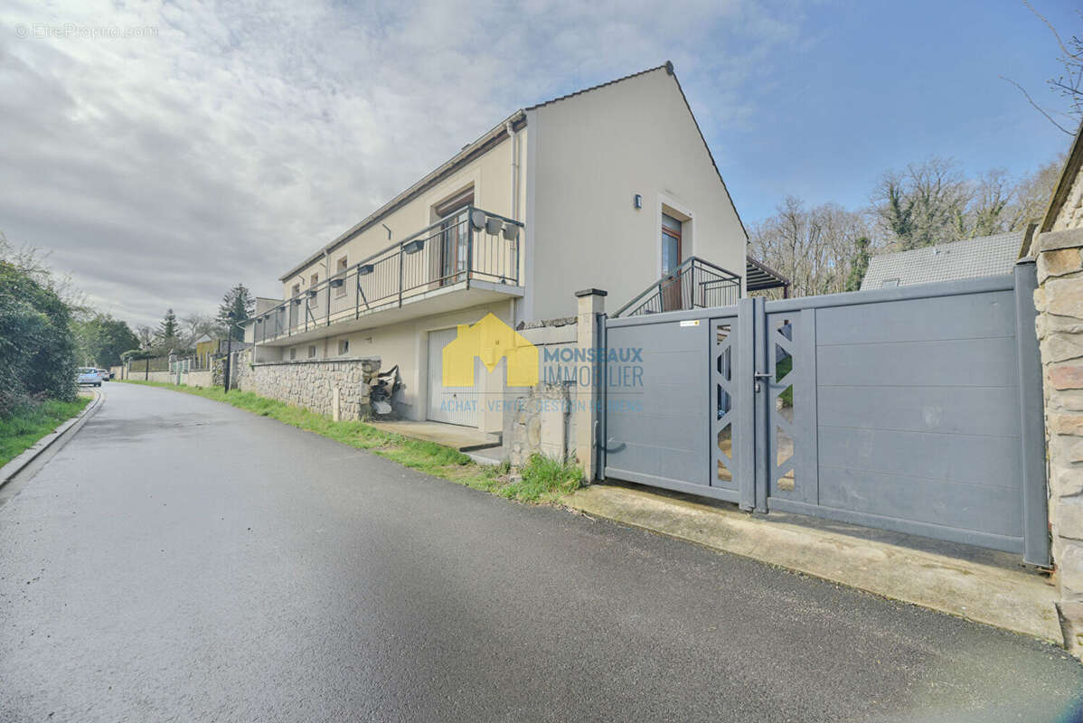 Maison à VAYRES-SUR-ESSONNE