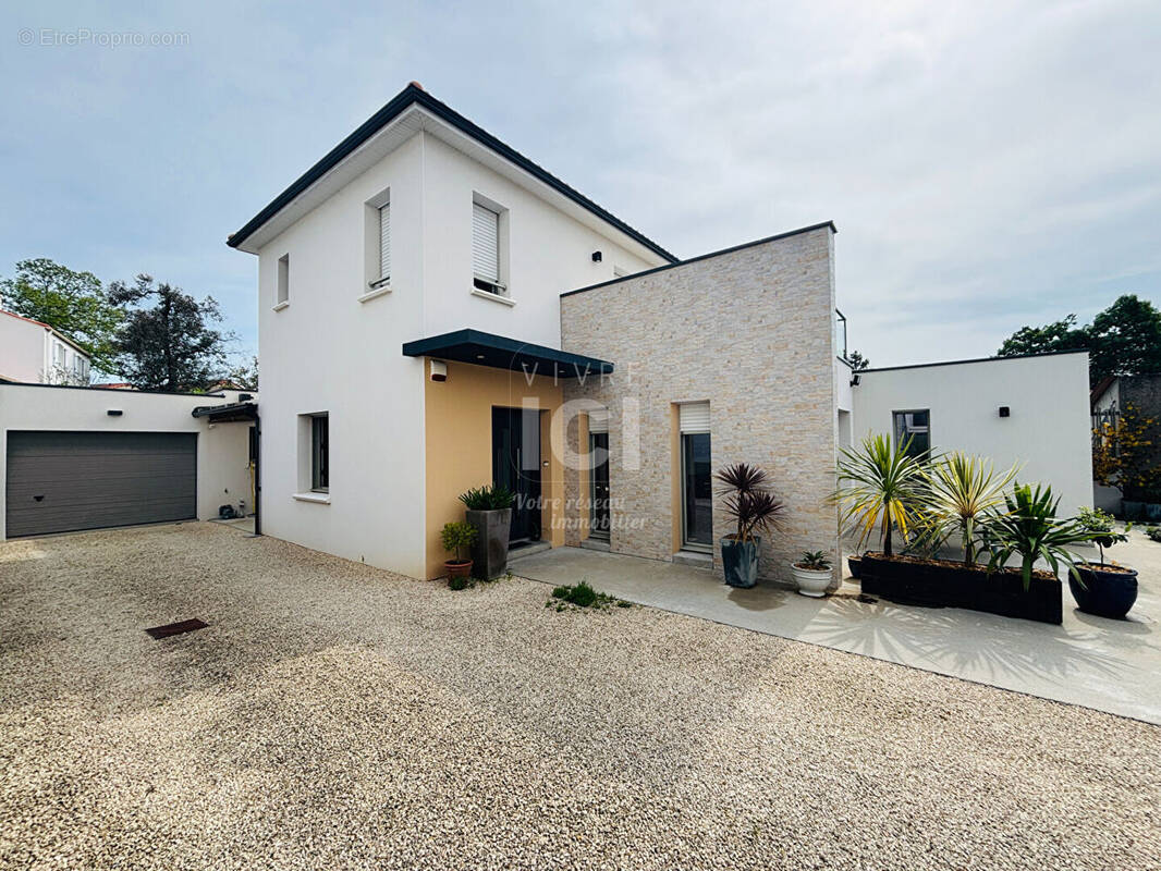 Maison à BOUAYE