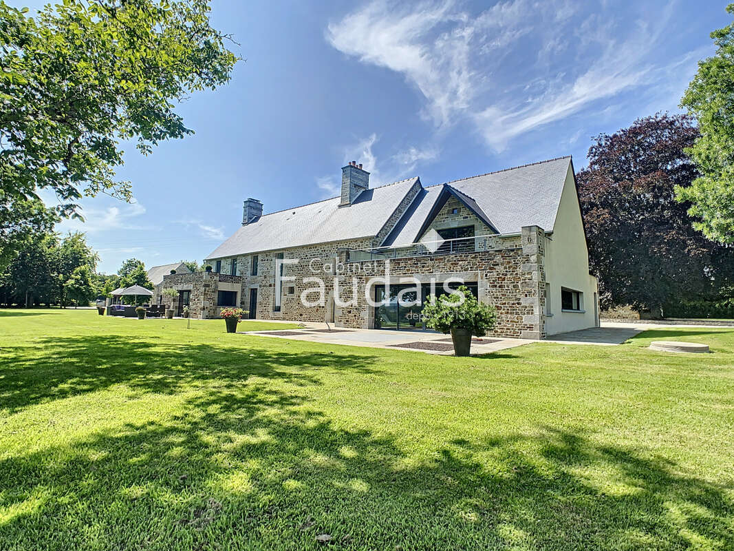 Maison à SAINT-SEVER-CALVADOS