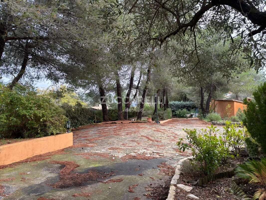 Maison à COLOMARS
