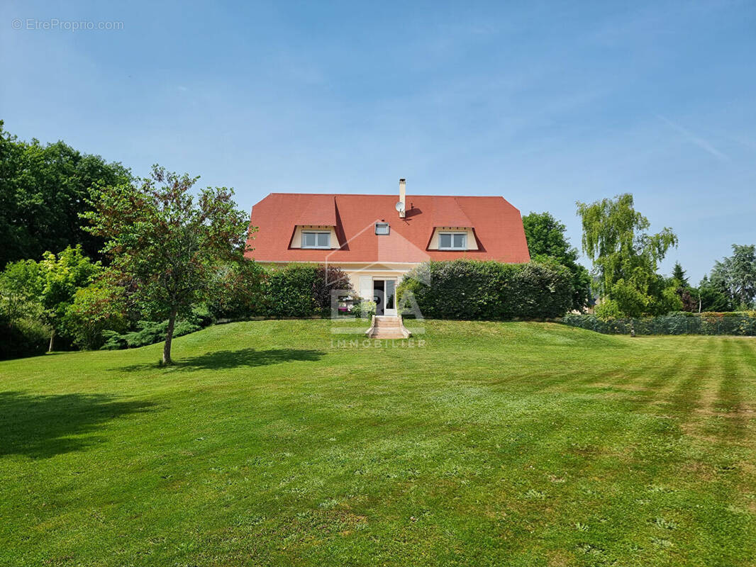 Maison à SAINT-REMY-L&#039;HONORE