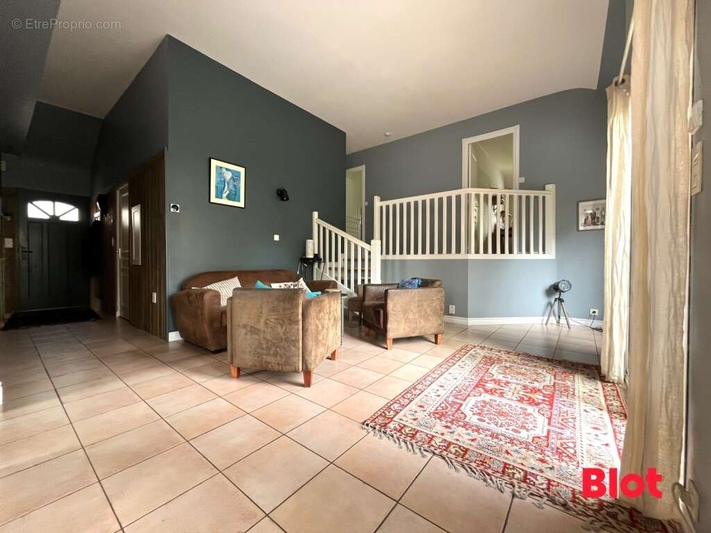 Maison à CINTRE