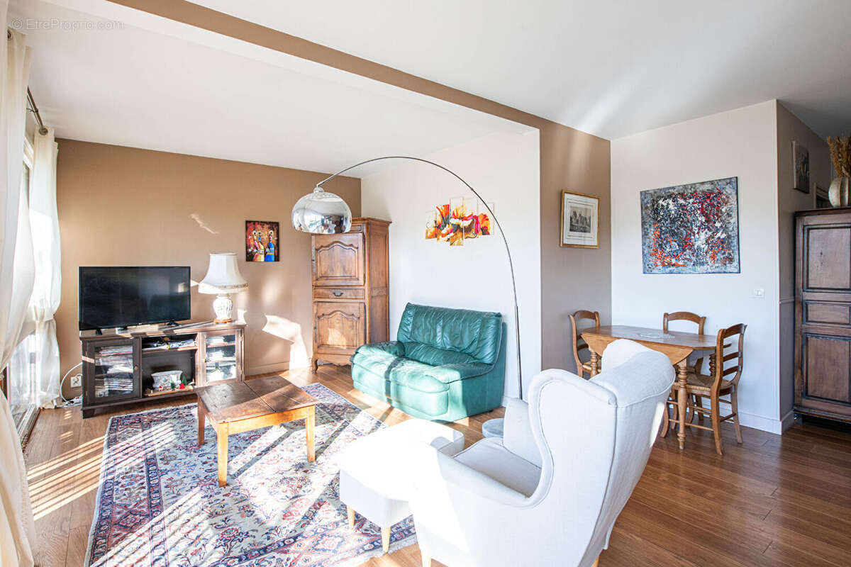 Appartement à LA CELLE-SAINT-CLOUD