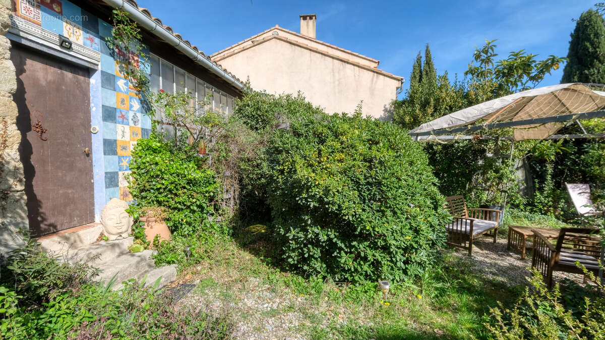 Maison à CUCURON
